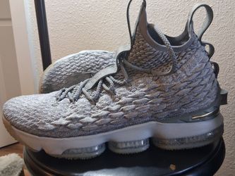 Nike LeBron James XV