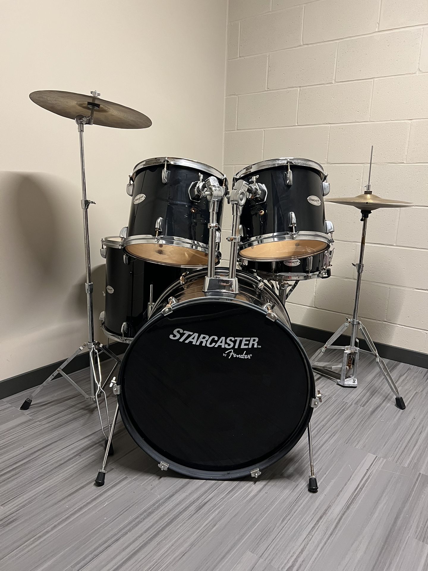 Starcaster Drum Set