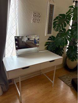 vanity with drawers