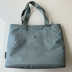 Used A Couple Times - (13.5”x19”x7”) 20L Hydro flask Hydroflask Waterproof Insulated Tote Cooler Lunchbag 20L (originally $65)