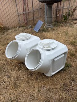 Lot of 2 Vittles Vault Gamma 2 40lb pet food storage containers
