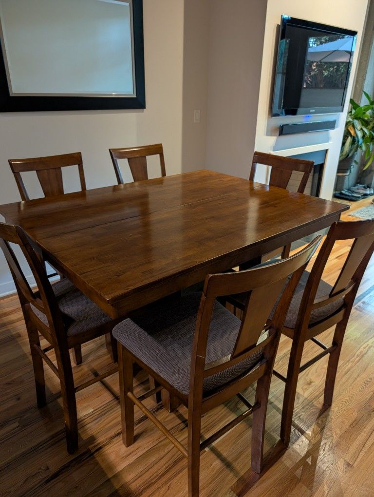 Dining Table with 6 Chairs 