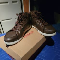 Levis  Brown Hi-Top Casual Youth Size 5M Shoes