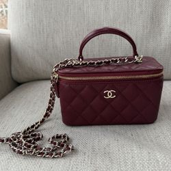 CHANEL Quilted Small Coco Hearts Vanity Case With Chain Burgundy