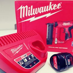 M12 Milwaukee 23Ga Cordless Pin Nailer Combo Kit 