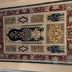 100% Silk Hand Knotted Hereke Prayer Rug