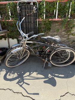 Vintage Schwinn Cruiser Bicycle – Classic Black & Chrome –