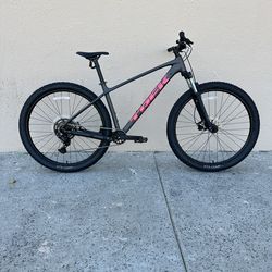 BRAND NEW 2025 Trek Marlin 5 Gen 3 Mountain Bike.