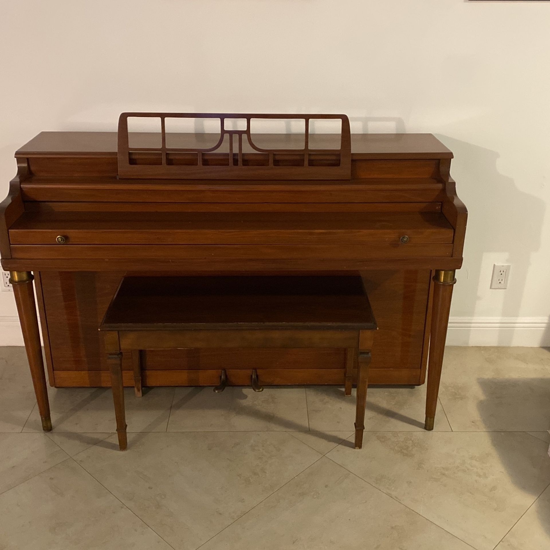 Upright Gulbransen Company Piano