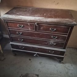 Vintage Solid Wood Cedar Chest 🪵