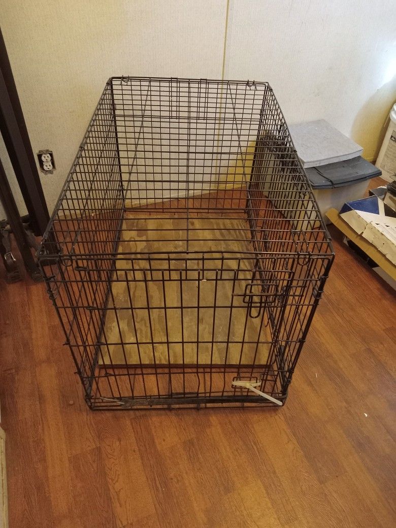 Dog Kennel w/ 2 Access Doors (Front&side)