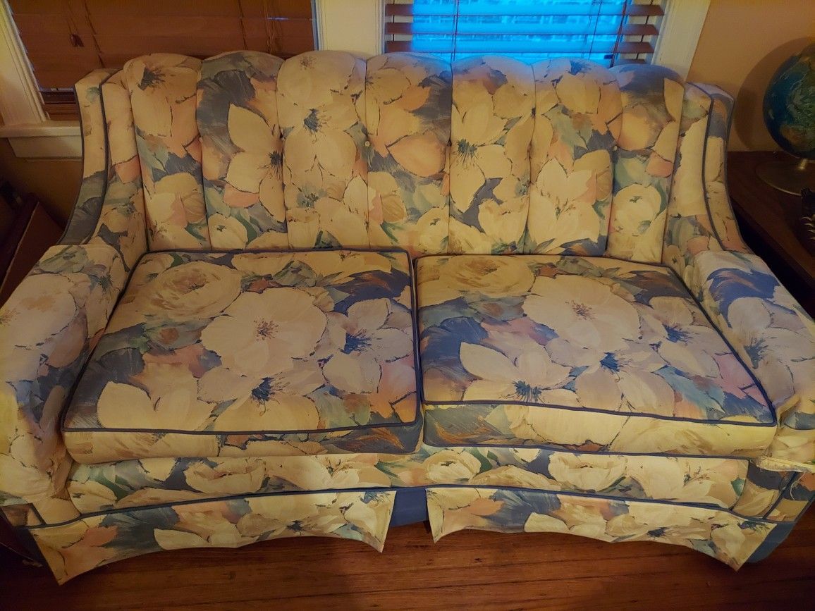 Vintage 61 # Divan On Rollers