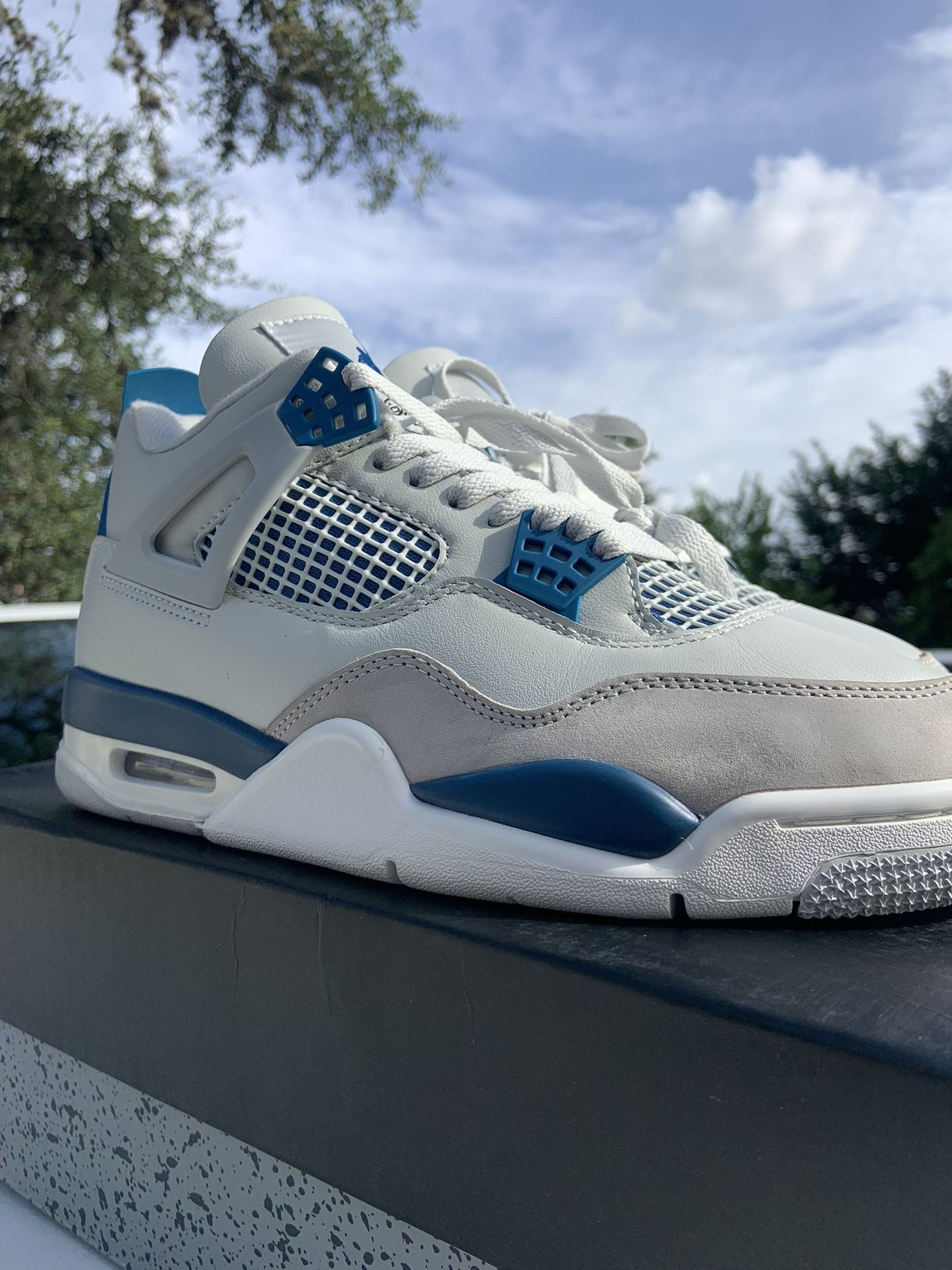 Jordan 4 Military Blue