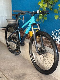 27.5” Liv Giant Mountain Bike