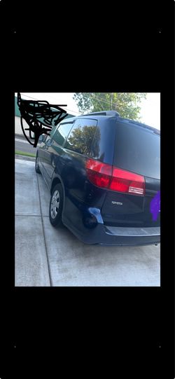 Toyota Sienna 2004 . Clean title 193400 miles No low ballers