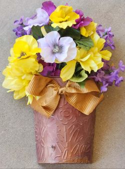 GOLD METAL WALL POCKET PLANTER RIBBON BOW PANSY FLORAL VASE FLOWER ARRANGEMENT WALL DECOR