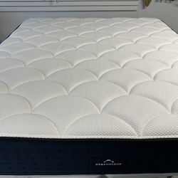 King - Dreamcloud Premier - Used Like New