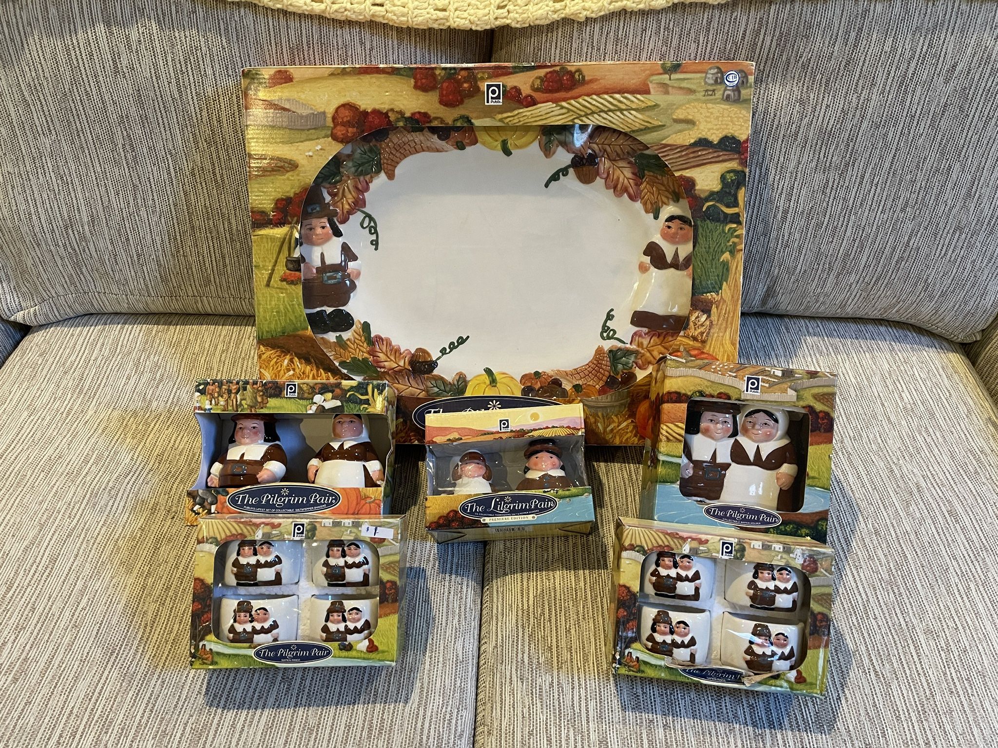 Thanksgiving Tableware Collection - Very Nice 