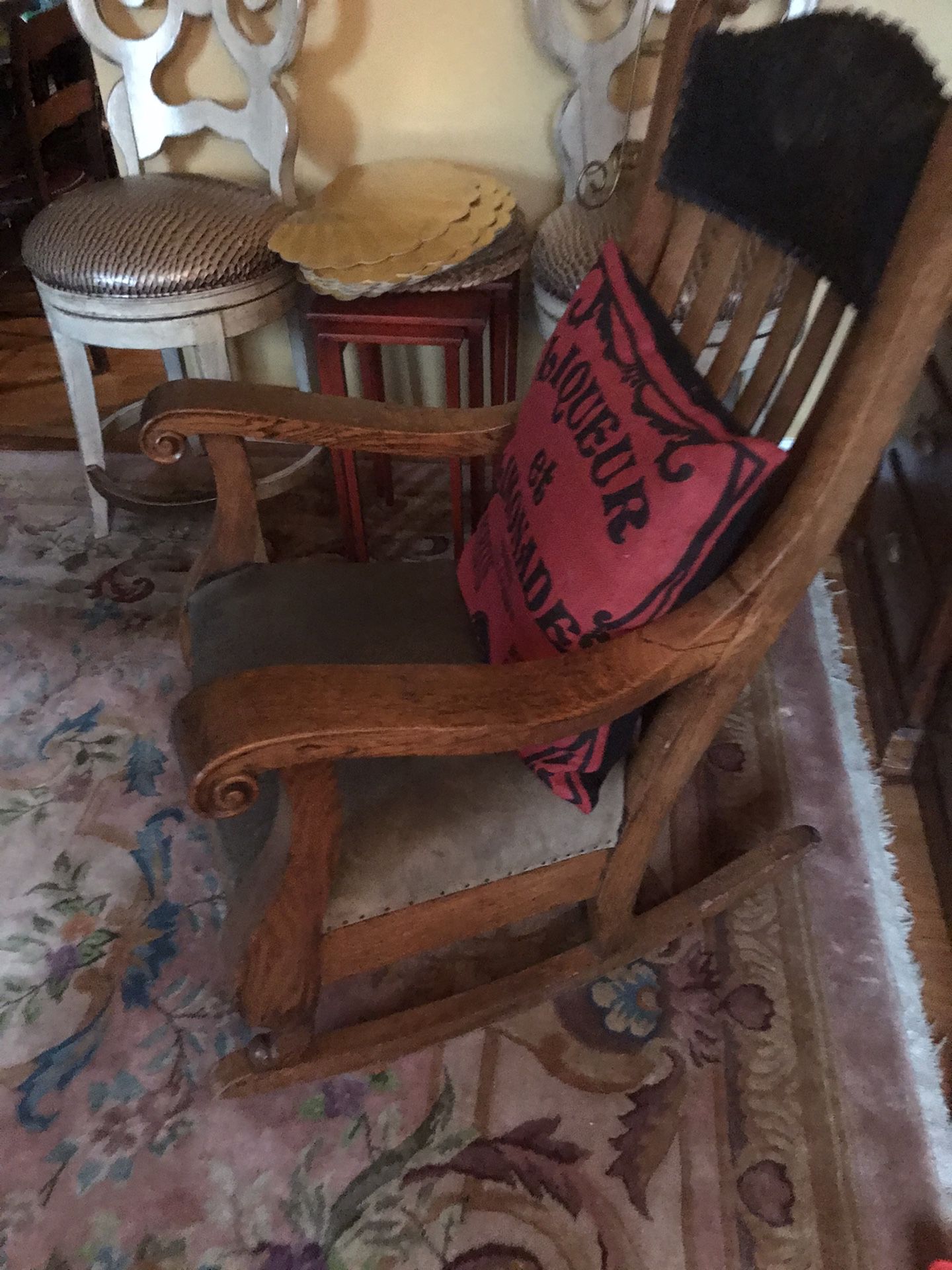 QUARTER SEWN OAK LARGE ROCKING CHAIR GREAT FOR NURSERY plus many antique furniture