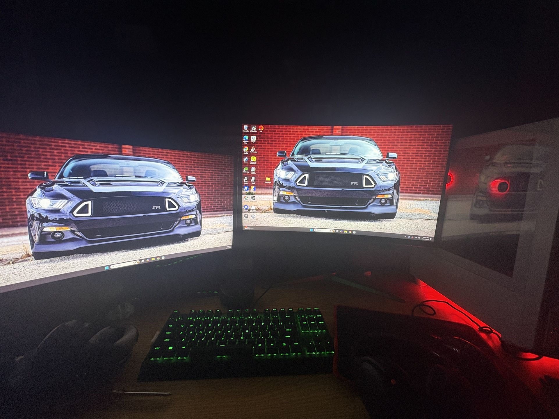 Two Monitors 165hz 144hz