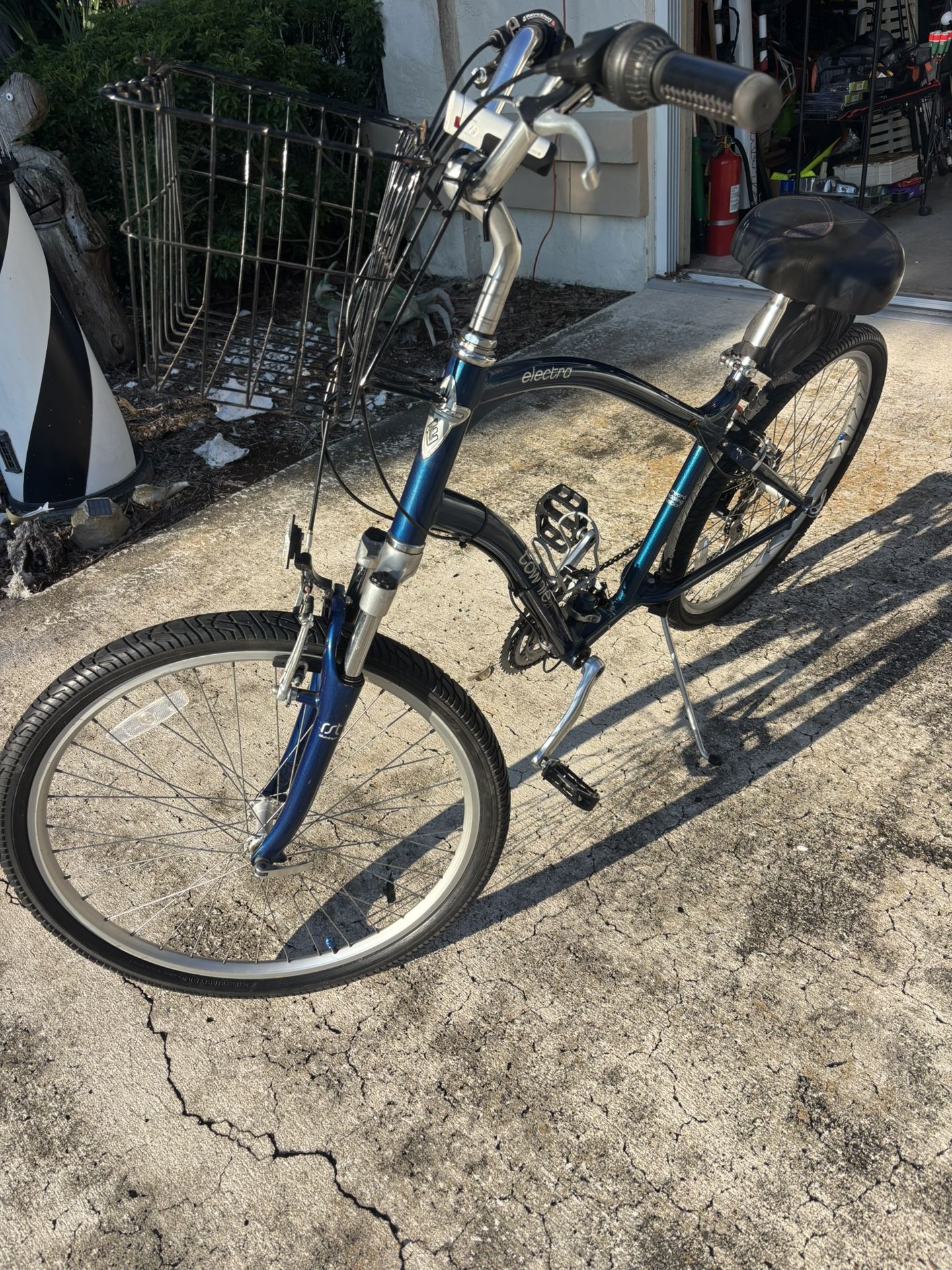 Townie 21D Cruiser Bike In Excellent Condition