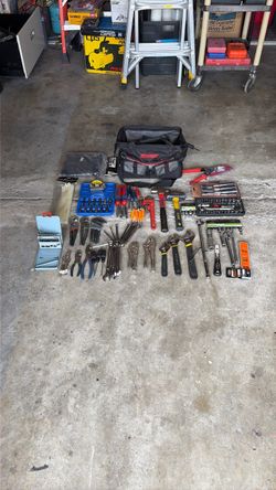 180 piece tool kit and bag