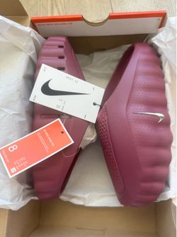 Brand new Nike Mind Mules Slides