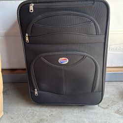 Black Luggage (American Tourister)