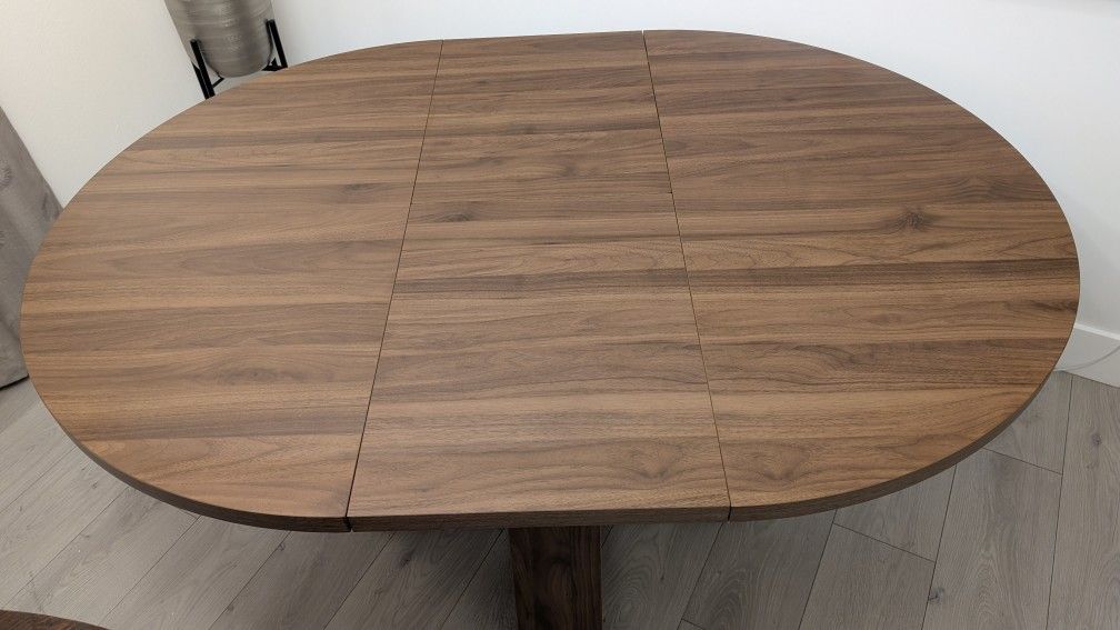 Extendable Round Dining Table