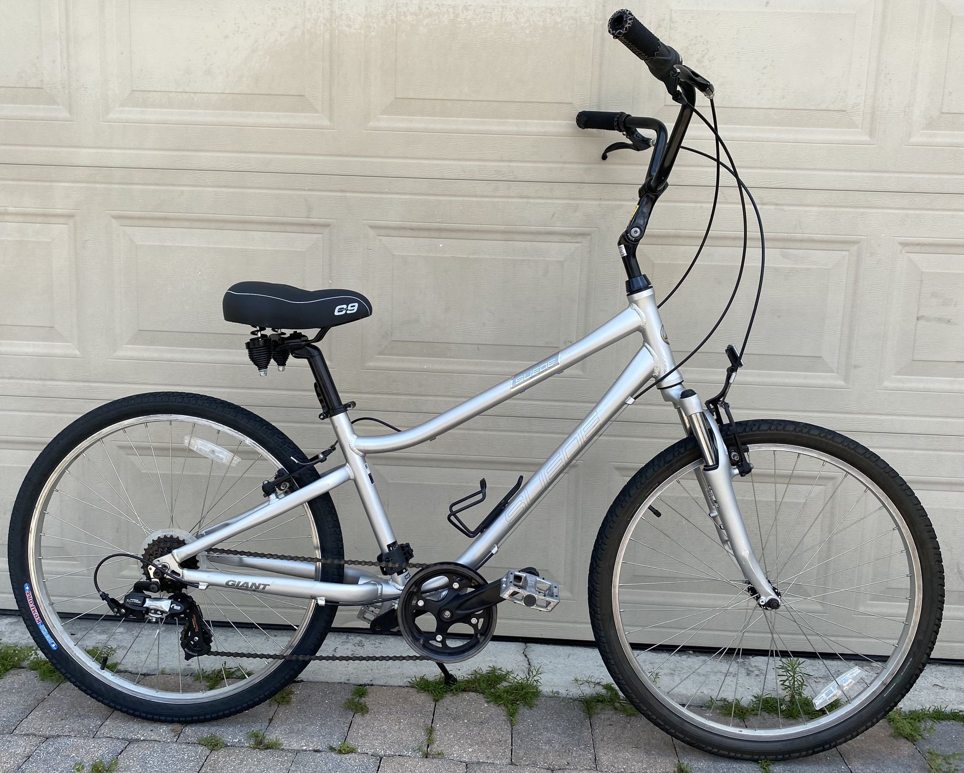Giant suede bike hotsell
