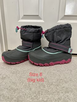 Snow Boots, Kid’s Size 6 (Big Kids)
