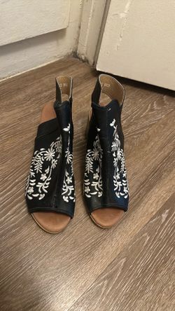 Black Leather size 10