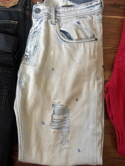 Levi Stratuss & Hollister