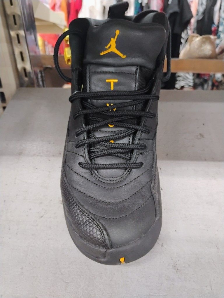 JORDAN GOLD size # 4 Like New. $ 50
