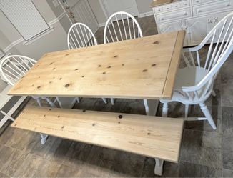 7 Ft Knotty Pine Farmhouse Dining Set, Wood Trestle Table, Bench & 4 Windsor Chairs, in Smoky White