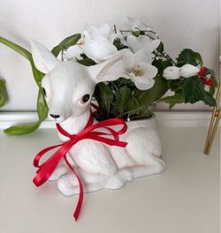 🎄Adorable vintage porcelain Christmas/Holiday fawn plant holder