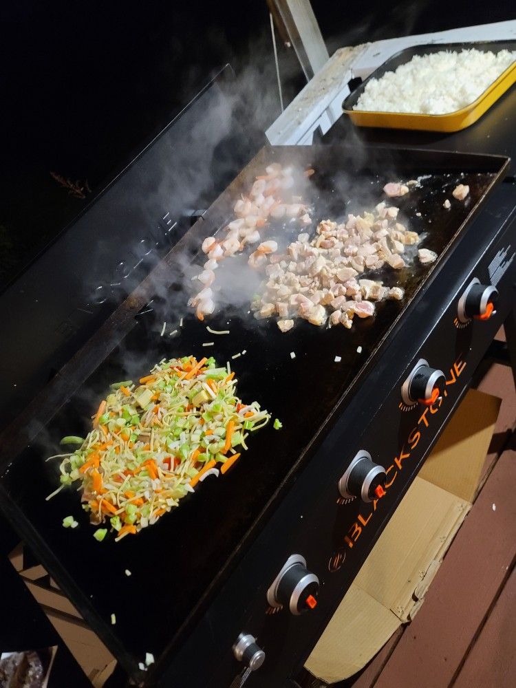 Black Stone Griddle w/ Cover