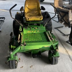 John Deere 717A Commercial Ride Mower