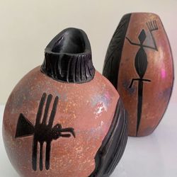 2 Vintage Chulucanas Peru Pottery Art Vases Handmade/Painted By Ramiro Rodriguez Signed
