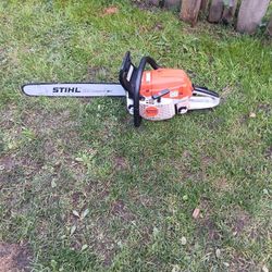 stihl chain saw with 20" bar model MS-261C runs great 