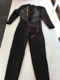 Men’s wet suit