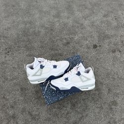 Jordan 4 Midnight Navy Size 10.5 Men Worn Once