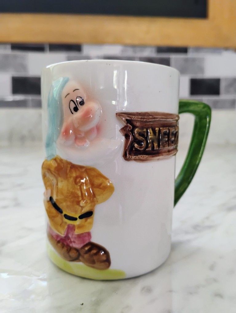 Vintage 1960 Walt Disney Productions Seven Dwarfs 3-D Clay Mug Cup
