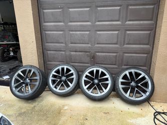 21” Tesla wheels