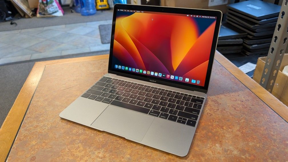 Apple MacBook 12" Mid 2017 M3 8gb 256gb SSD Laptop