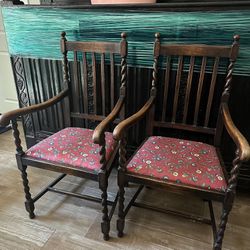 GREAT CONDITION! PAIR OF ANTIQUE BARLEY TWIST ENGLISH OAK CHAIRS IN WILLIAM MORRIS FABRIC! 