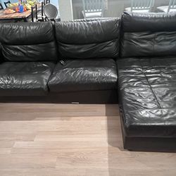 Real Leather Couch Sectional In great condition 