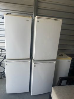 Compact Mini Fridge - Sanyo / GE - Works Great