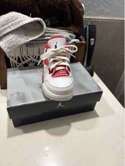 Retro Jordan 4 kids shoes size 6C, red and white