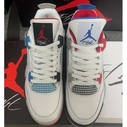 Retro Edition - A pair of casual basketball sneakers in retro white, blue and red color schemes, with air cushioning, suitable for both men and women.